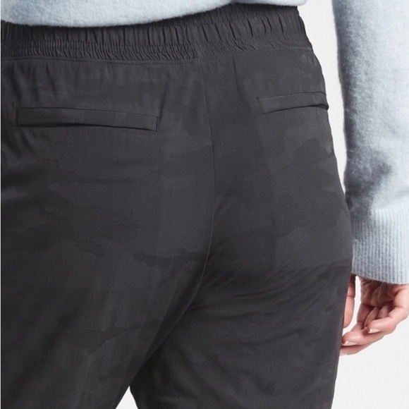 Athleta Brooklyn textured camo jogger - Picture 6 of 9